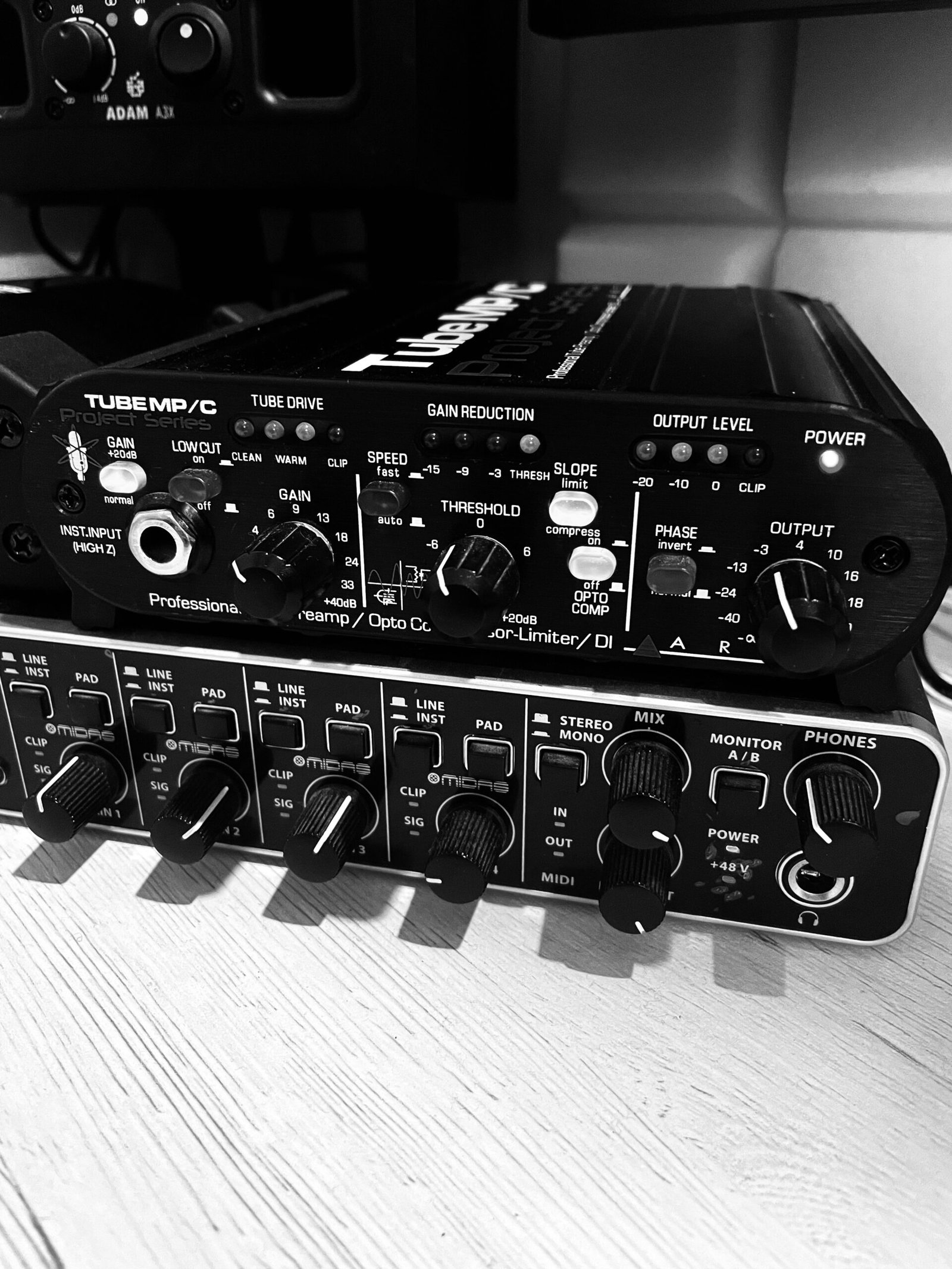 Julien Chettle Studio | Voice Over and Dubbing Services